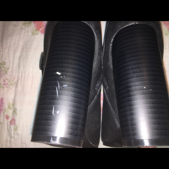 Knee high 3 1/2 inch heeled boots - Picture 4 of 5